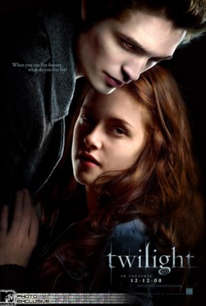 A movie poster for Twilight, to people embracing, a woman looking at us while being embraced and a man looking intensly away to the side